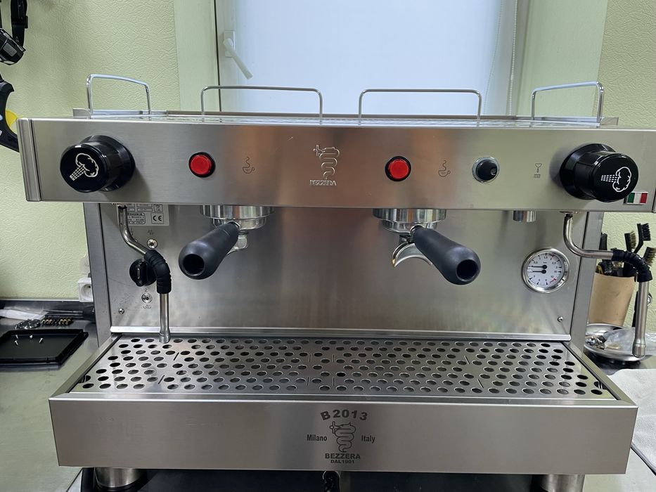 Професійна кавомашина Bezzera Rosare