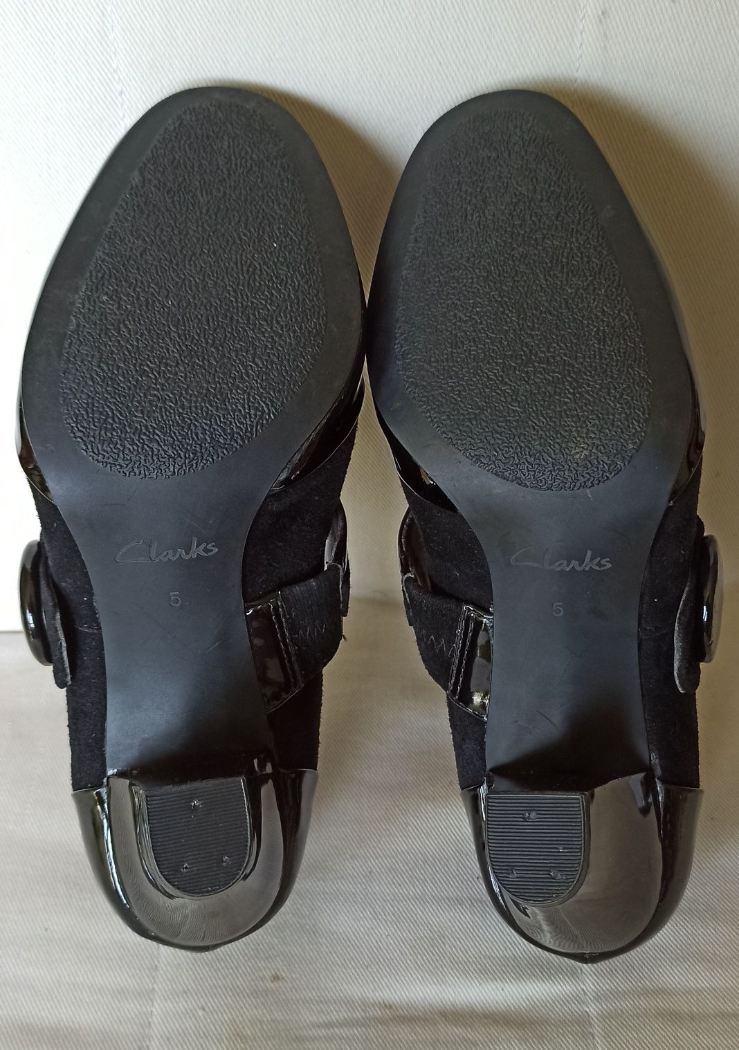 Buty lakierki Clarcs rozmiar 38