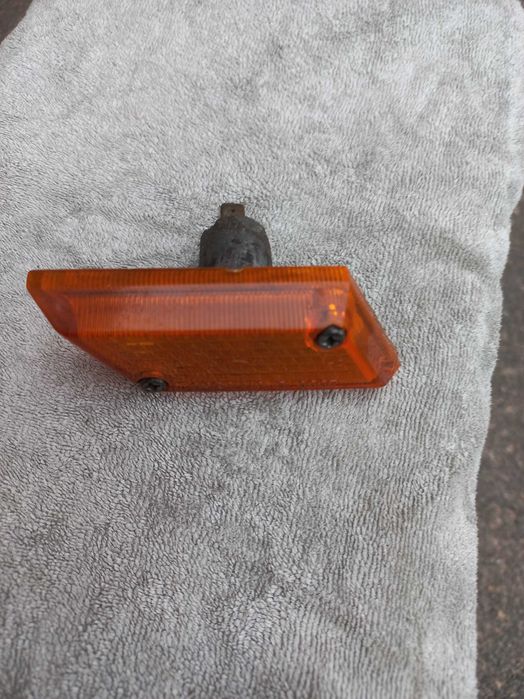 Повторитель поворотов ВАЗ 2103