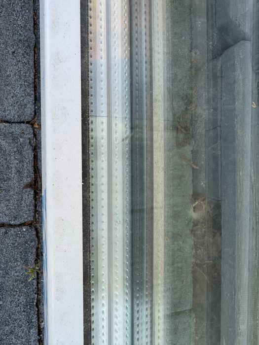 Nowe okno balkonowe VEKA 210x117cm z roletą zewnętrzną