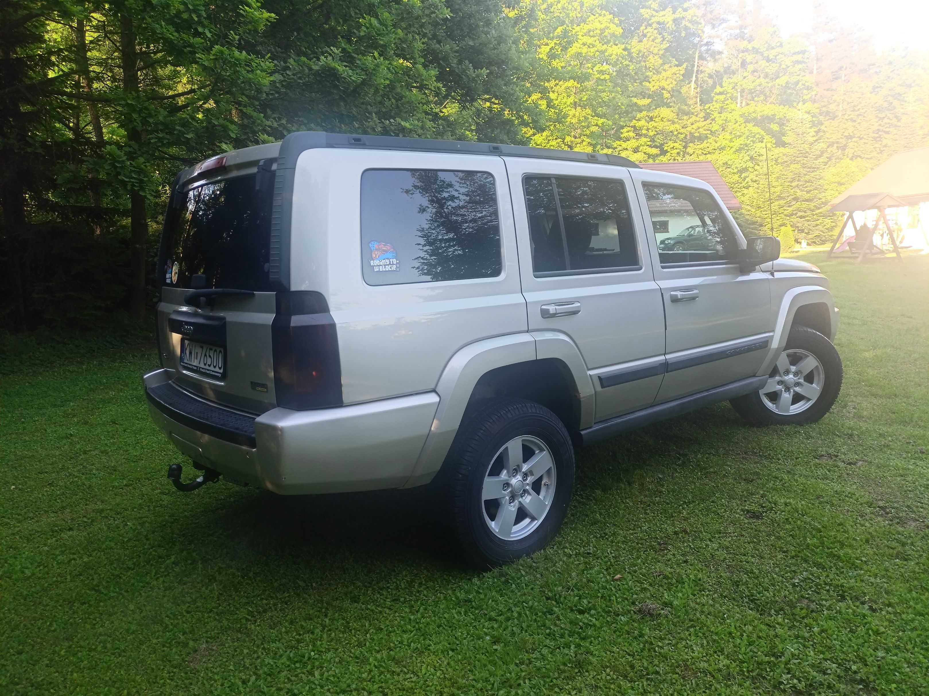 Jeep Commander 4.7 V8 LPG, Automat, 7 osób, 4x4 z reduktorem.