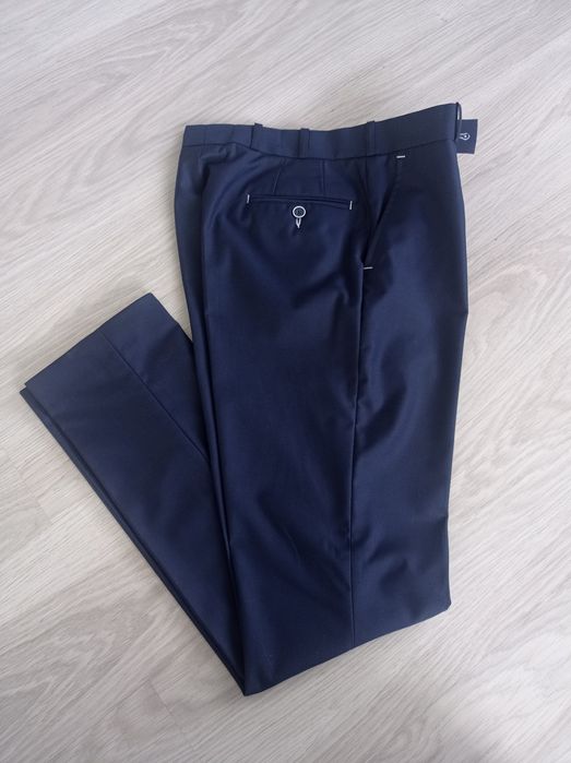 Garnitur męski granatowy