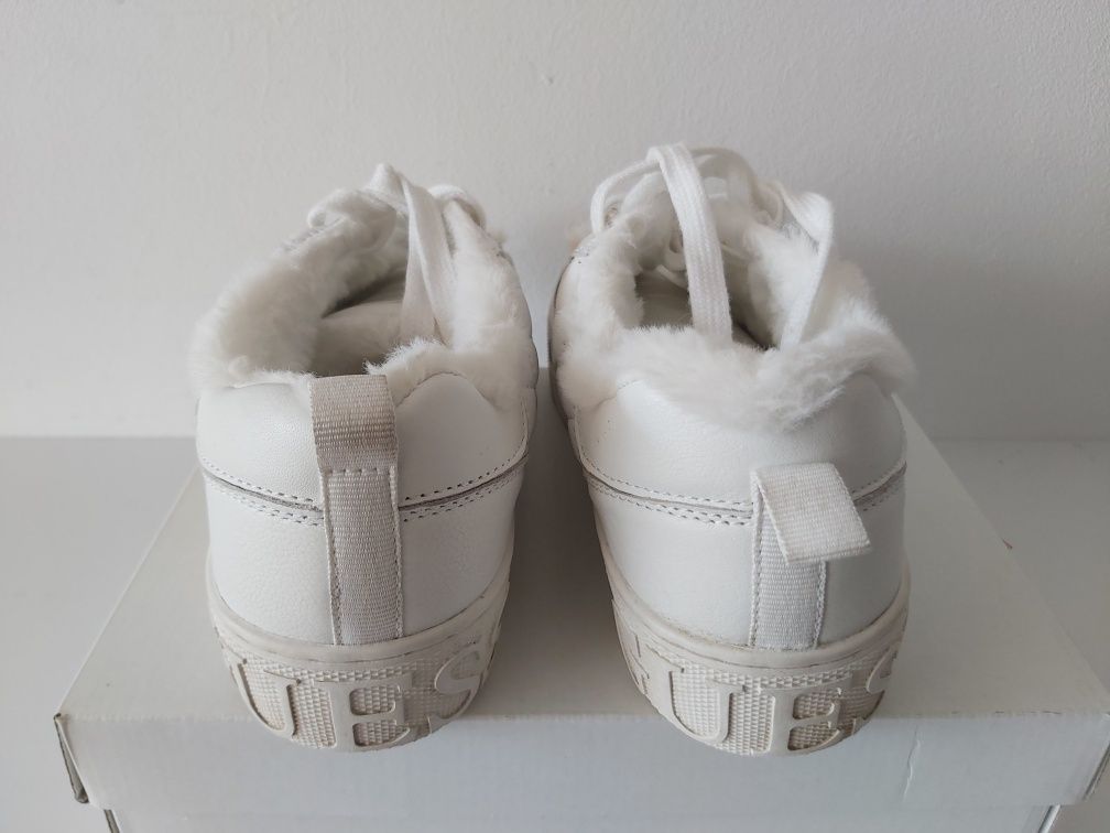 Sneakersy białe GUESS tenisówki 38 pakowane półbuty futerko