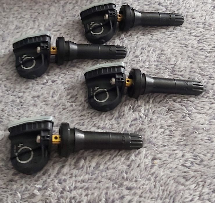 Zestaw czujników ciśnienia w oponach TPMS uniwersalne