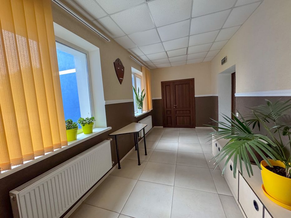 Здам офіс з ремонтом і меблями