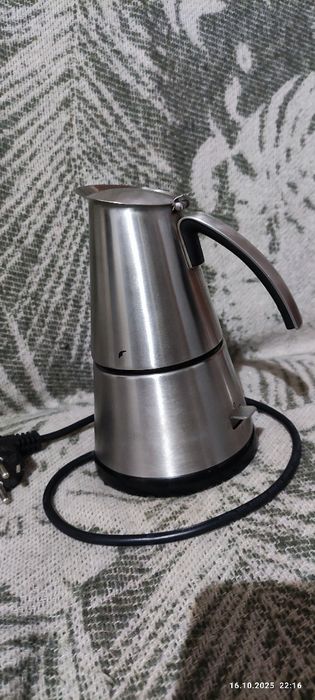 Немецкая электрическая кофеварка