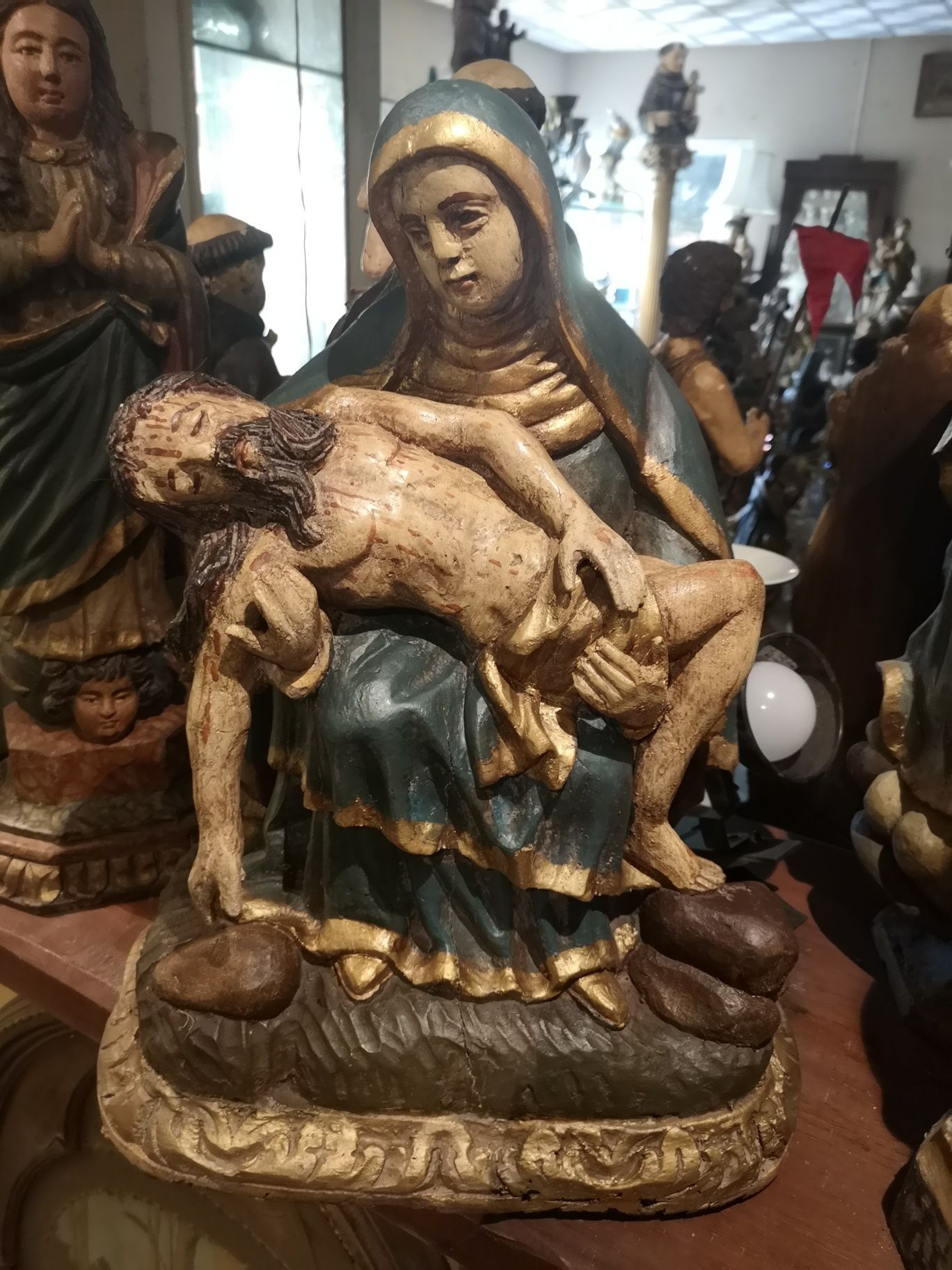 Santa Pietá em madeira Arte sacra
