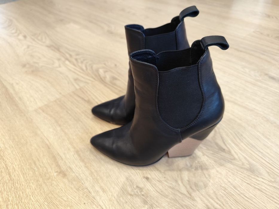 Казаки жіночі, One by One