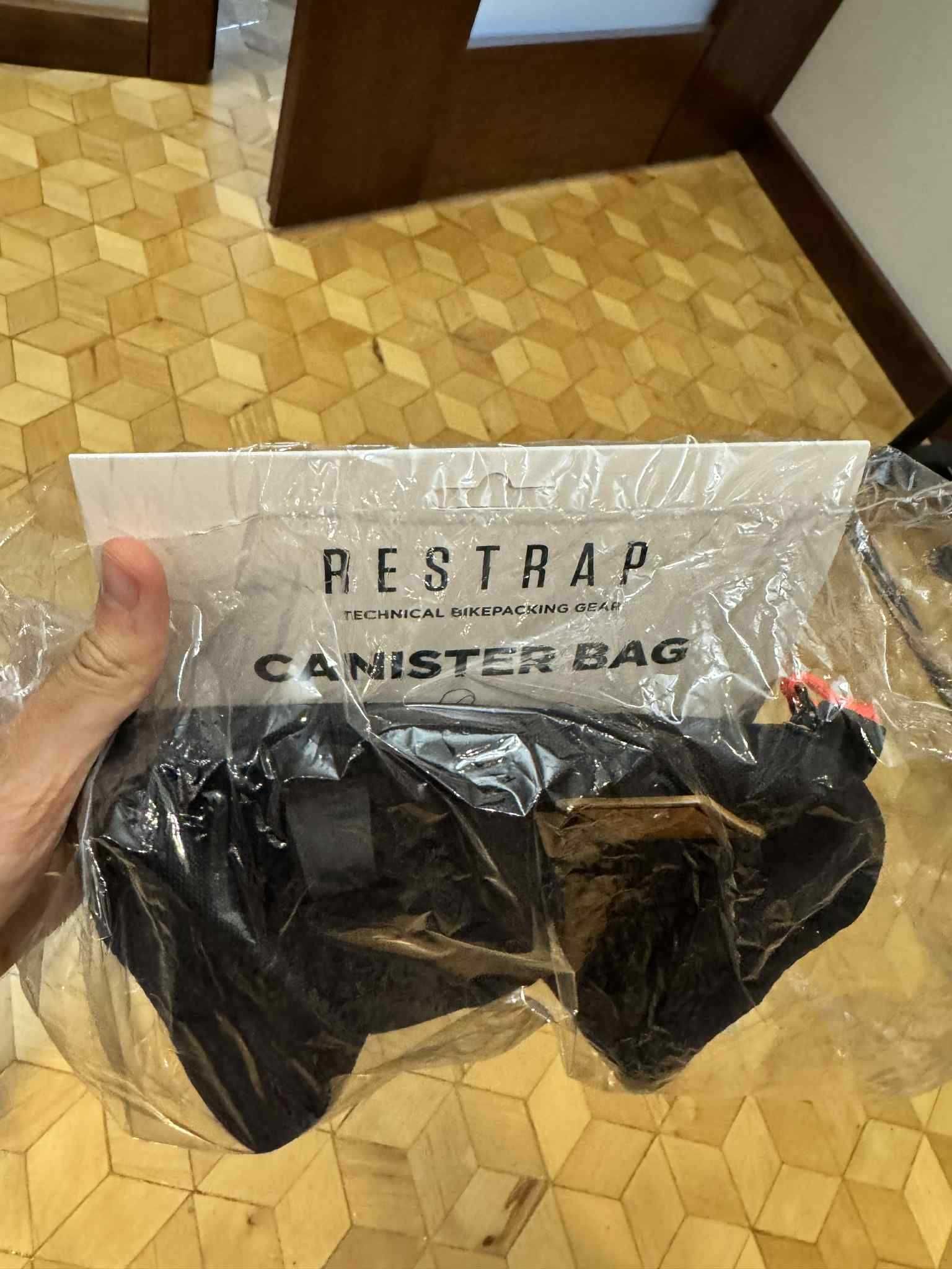 Torba na kierownicę Restrap Canister Bag 1.5l 120mm x 200mm czarna
