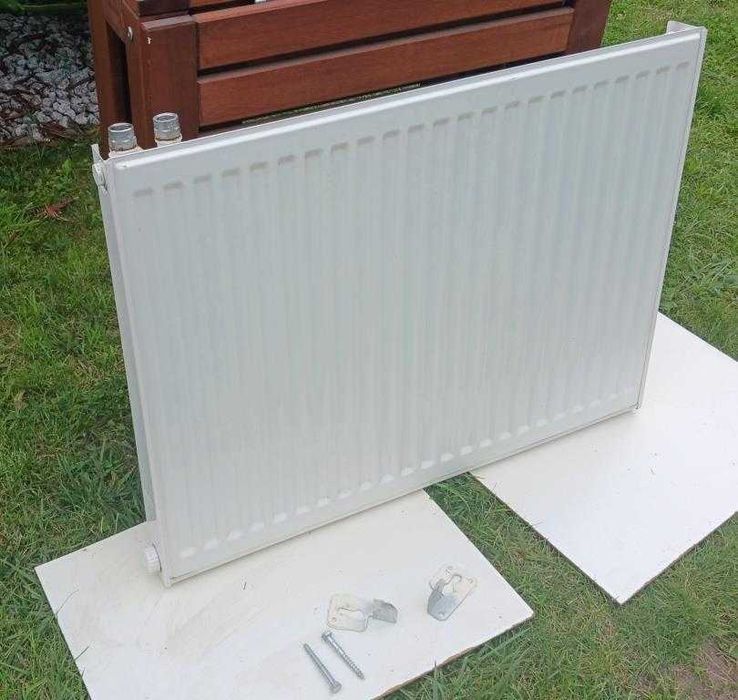 Grzejnik z podłączeniem dolnym jednopłytowy PURMO CV11 600x800 wys60cm