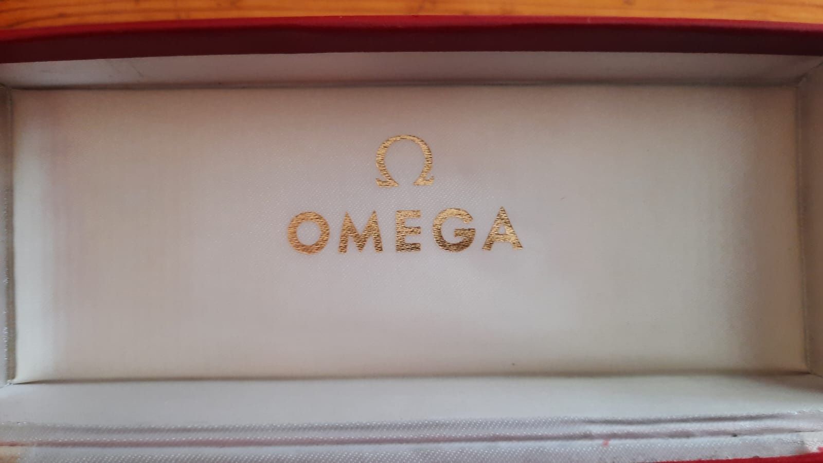 Etui zegarka Omega