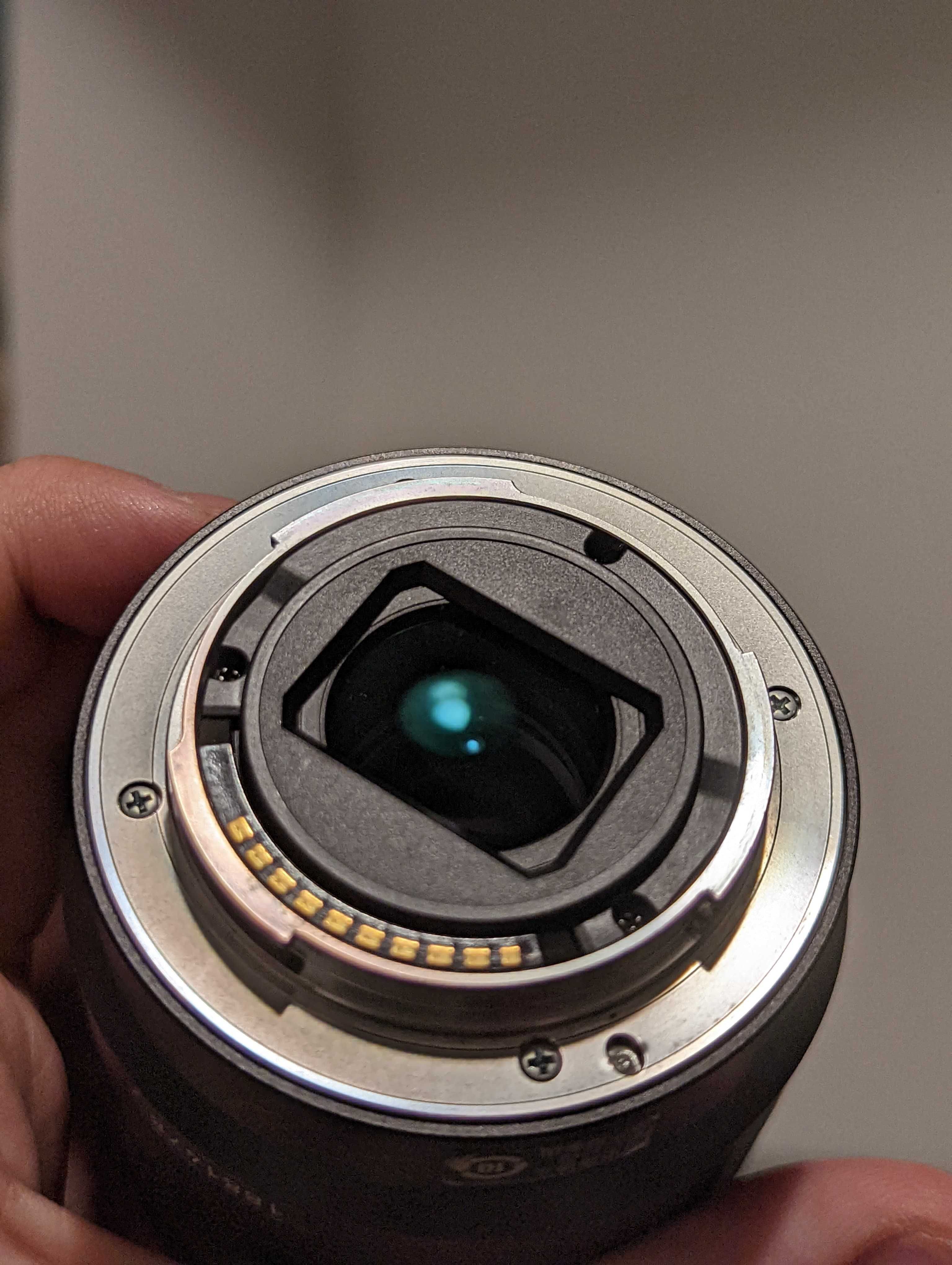 Zeiss Touit 32mm F/1.8 (Sony)