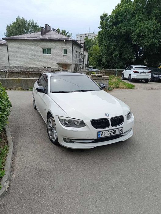 BMW 328i (E92) 2011 рік