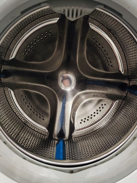 Пральна машина вузька Zanussi ZWSE7120V