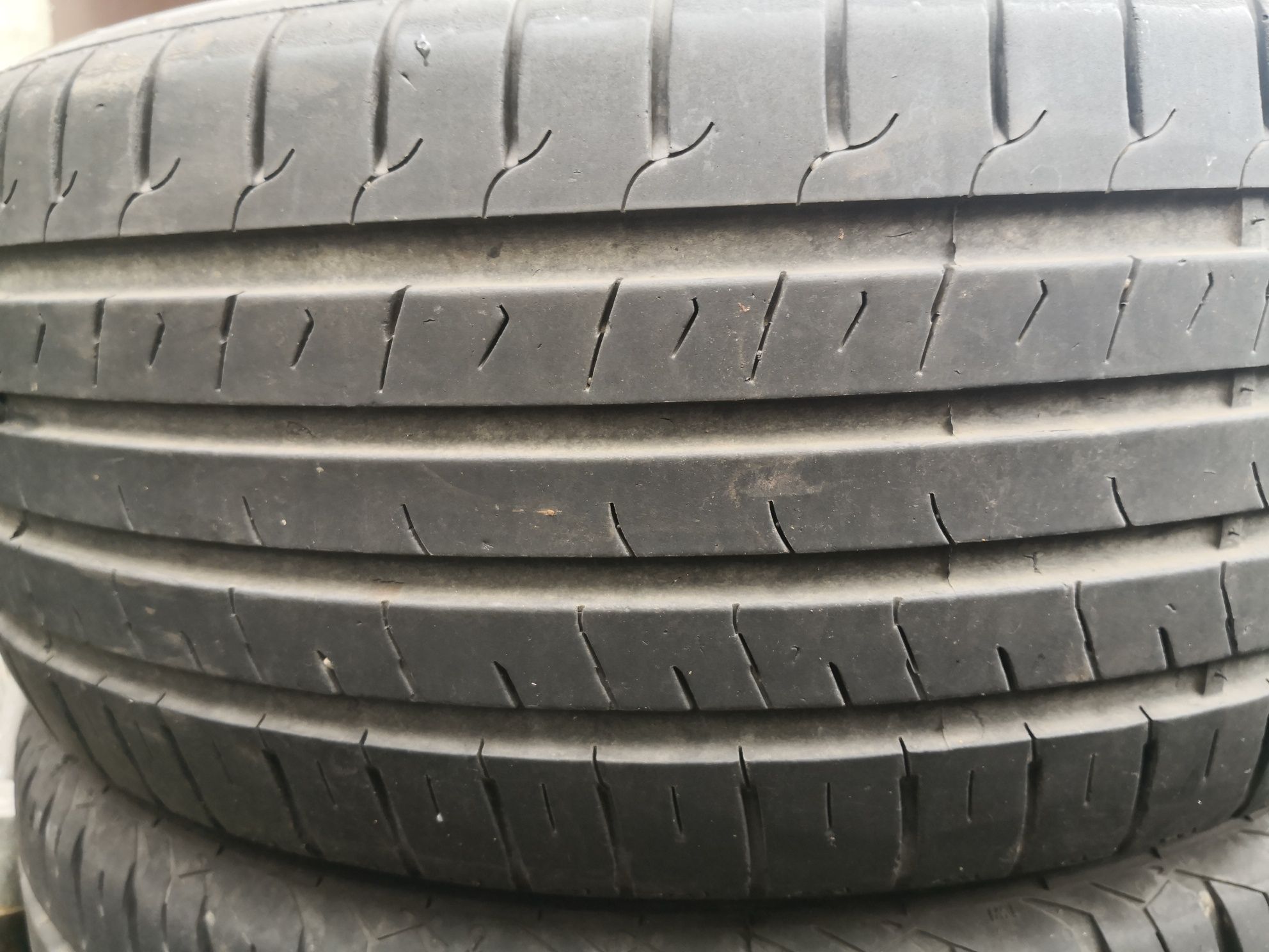 Sprzedam opony 215/45R17 4szt