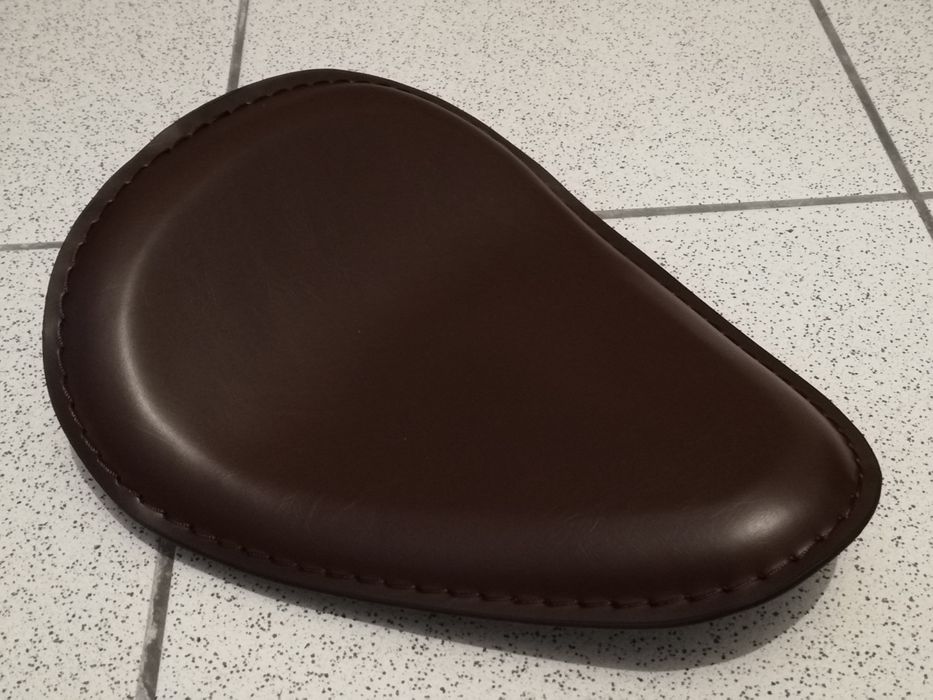 Banco de molas castanho Harley low profile