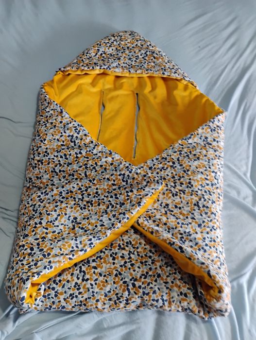 Otulacz ocieplacz dziecięcy z kapturem