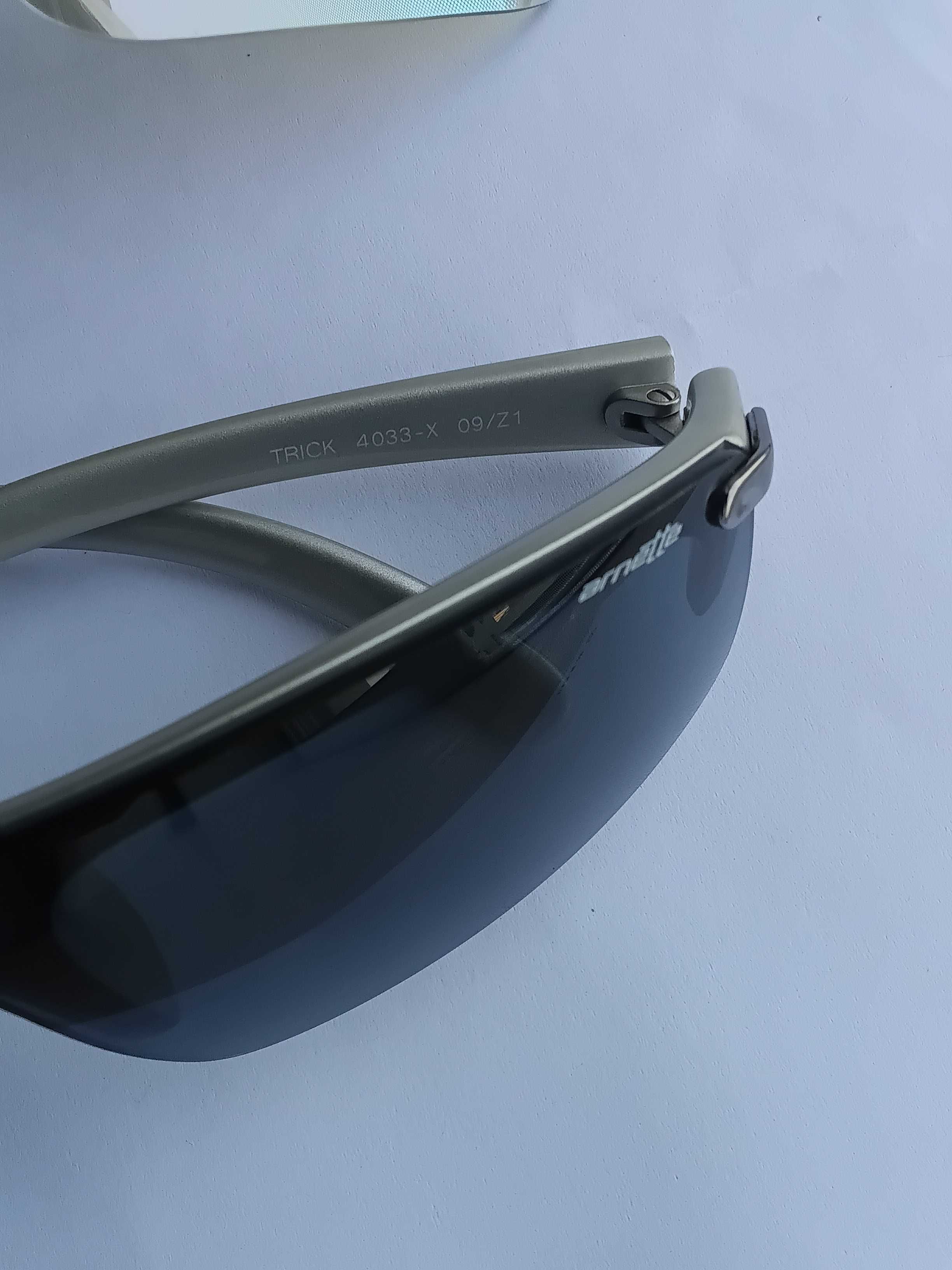 Óculos de sol arnette TRICK 4033 usados, com 2 opções de lentes+caixa.