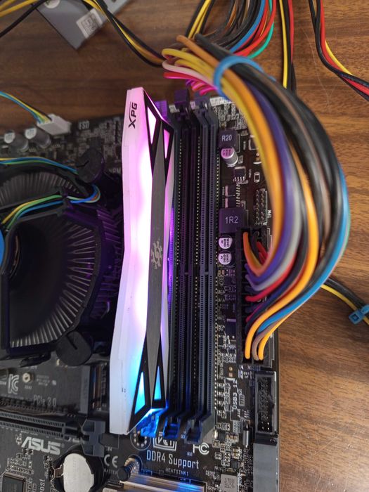 Memória XPG 8gb DDR4 RGB