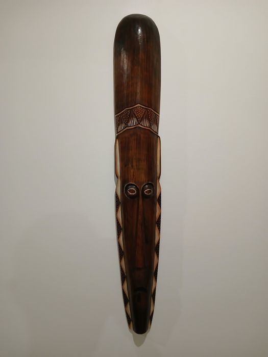 Máscara de madeira