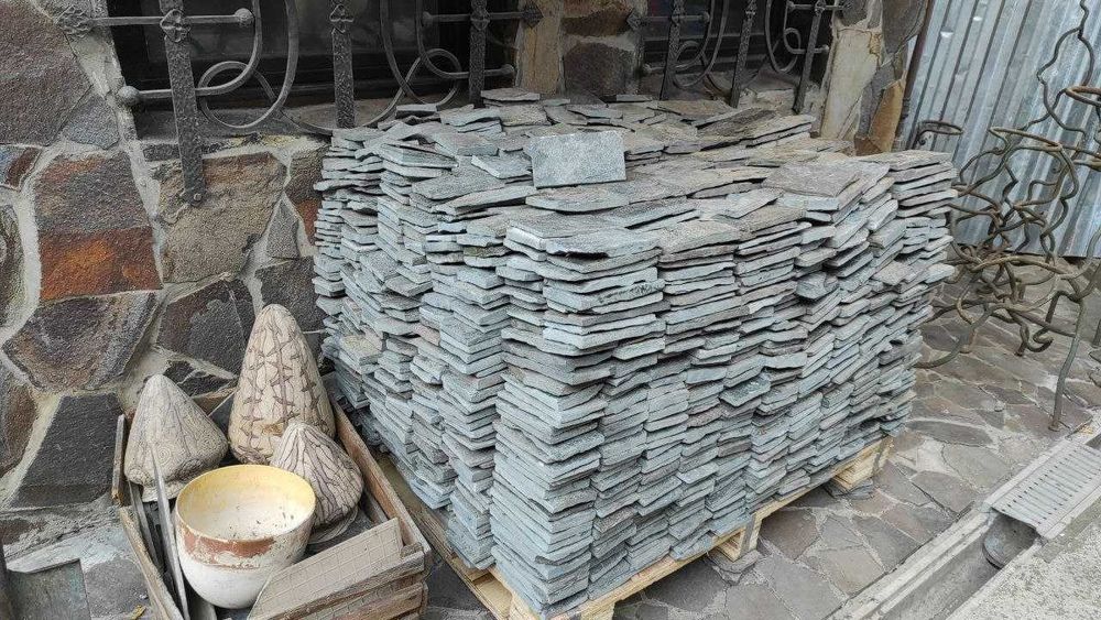 Болгарский сланец ,изумруд , резанный 65 КВ.Метров