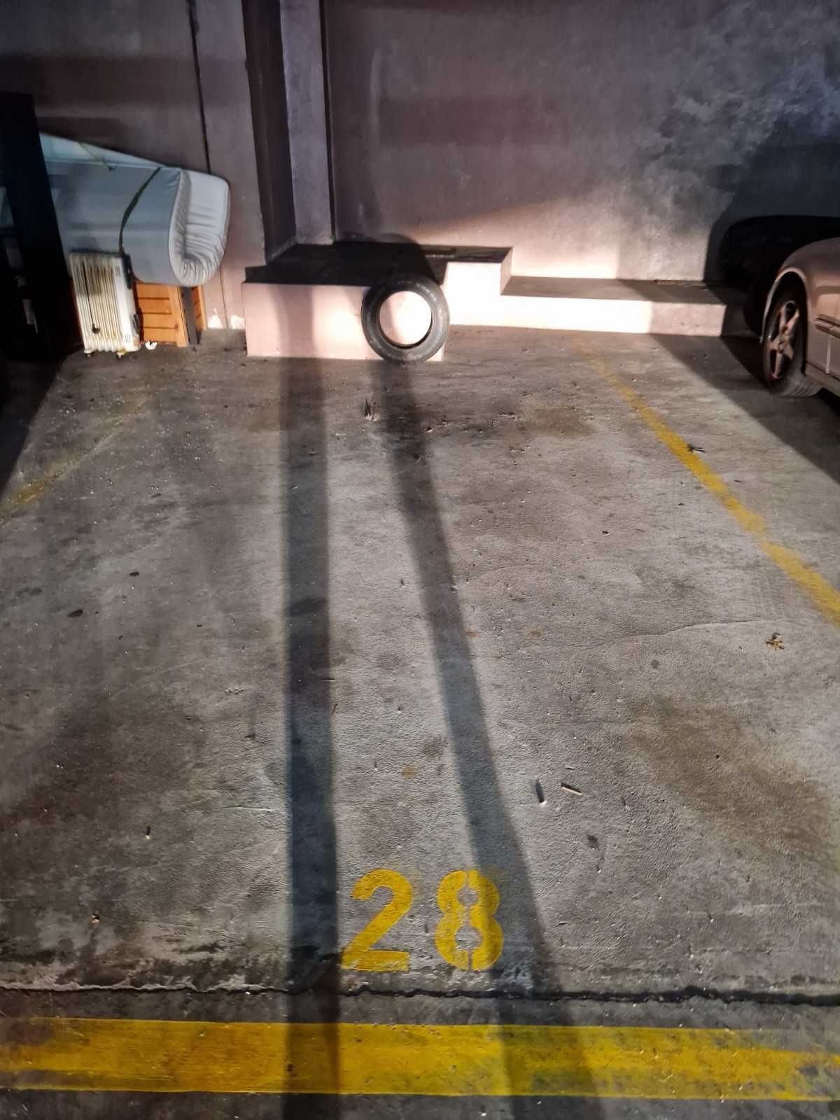 Aluga-se Lugar de Garagem - Porto