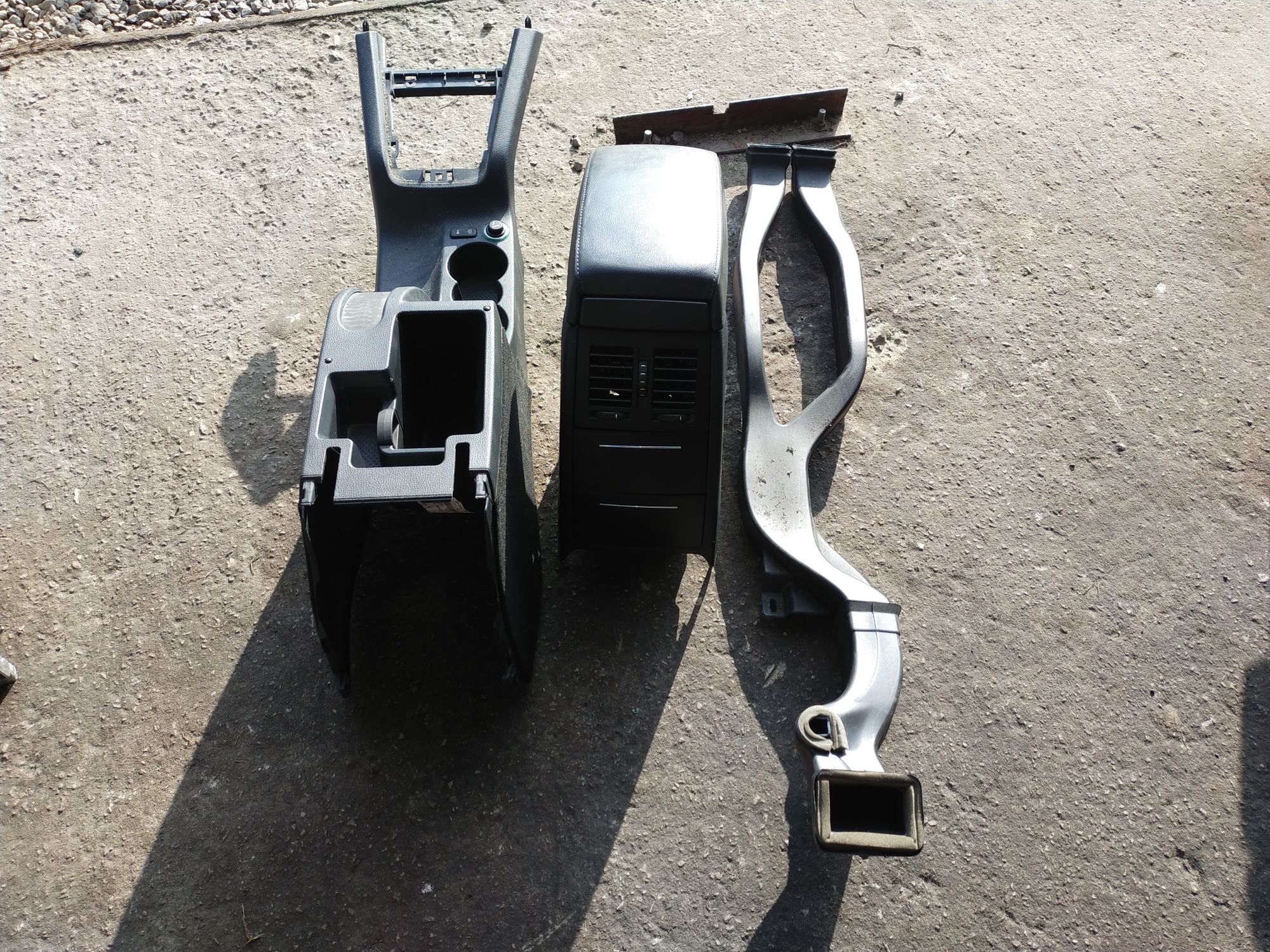 Skoda Octavia II podłokietnik SWAP