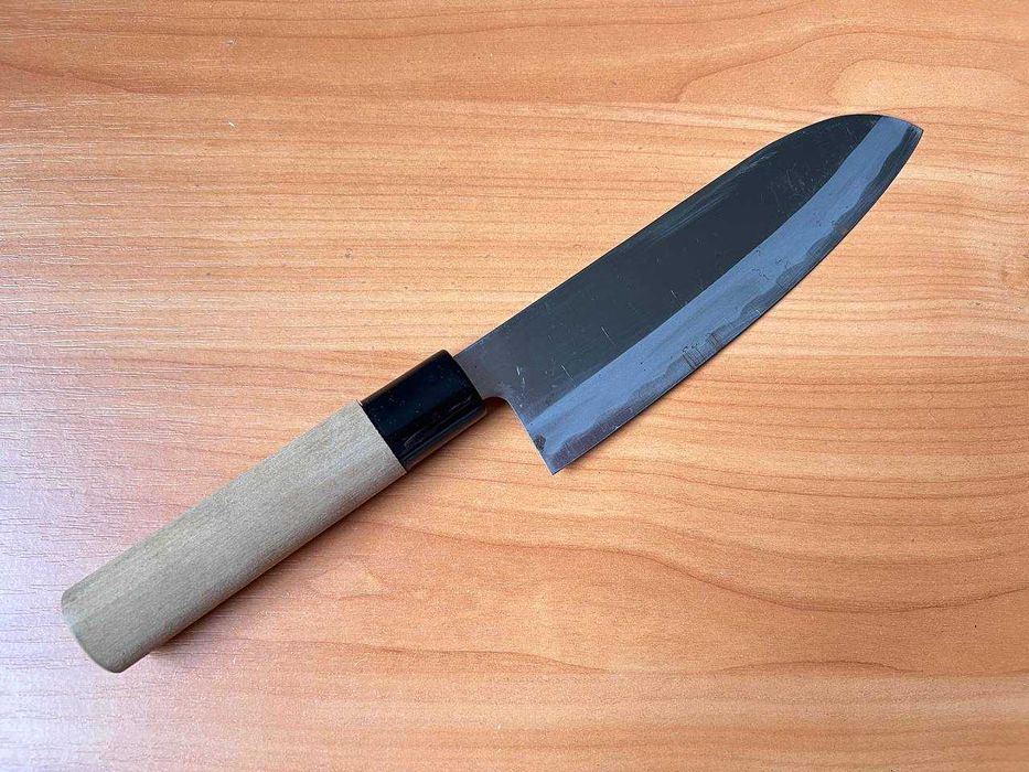 Кухонный японский нож Сантоку Katsuhiro