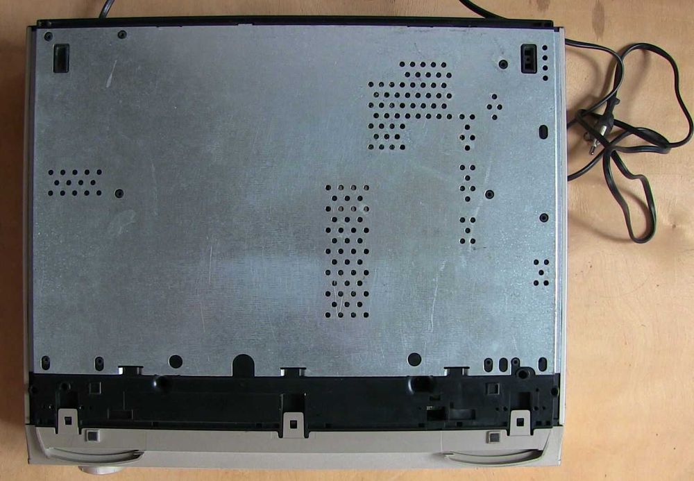 Видеомагнитофон S-VHS JVC HR-S7500EH