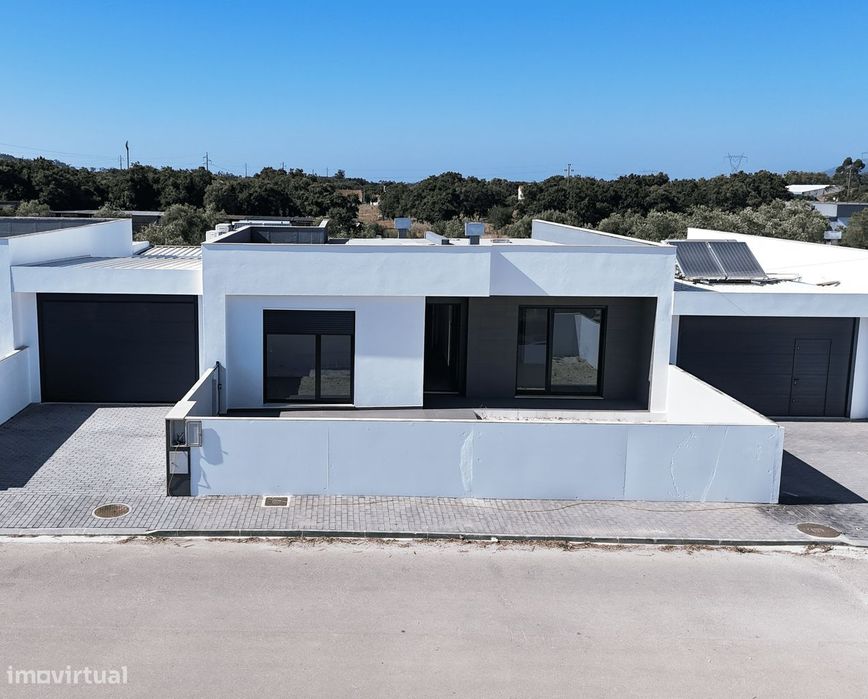 Moradia nova T3 bem localizada na Rua do Aleixo – Benedita