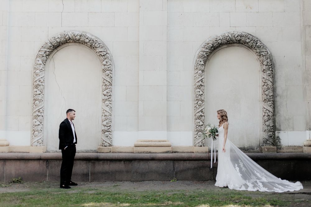 Продам весільну сукню невінчану