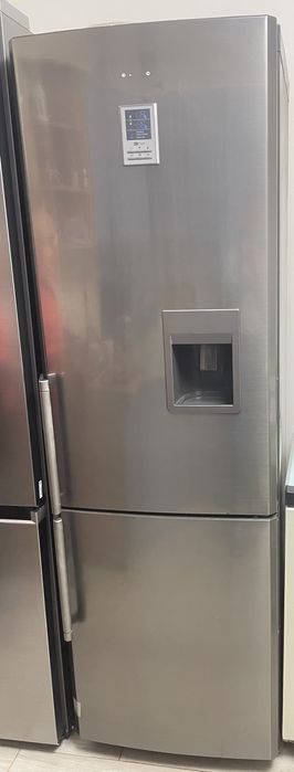 Холодильник Samsung