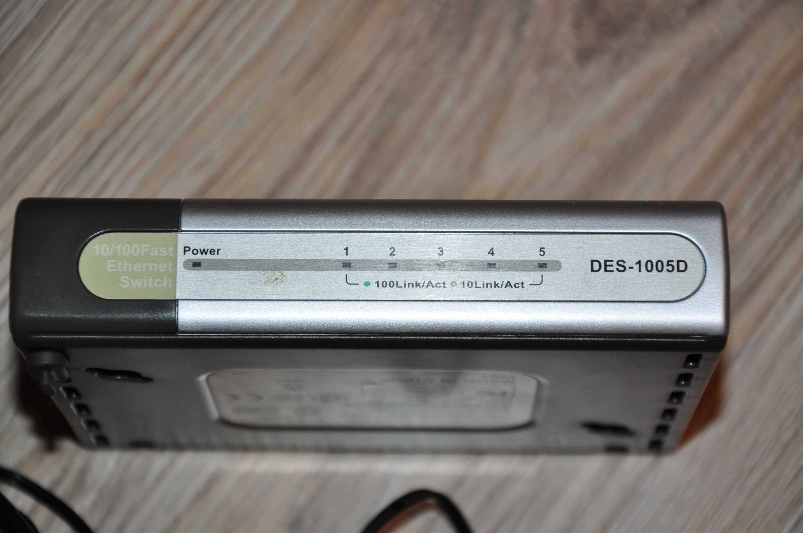 SWITCH D-Link DES-1005D, 5 portów, 10-100 Mb