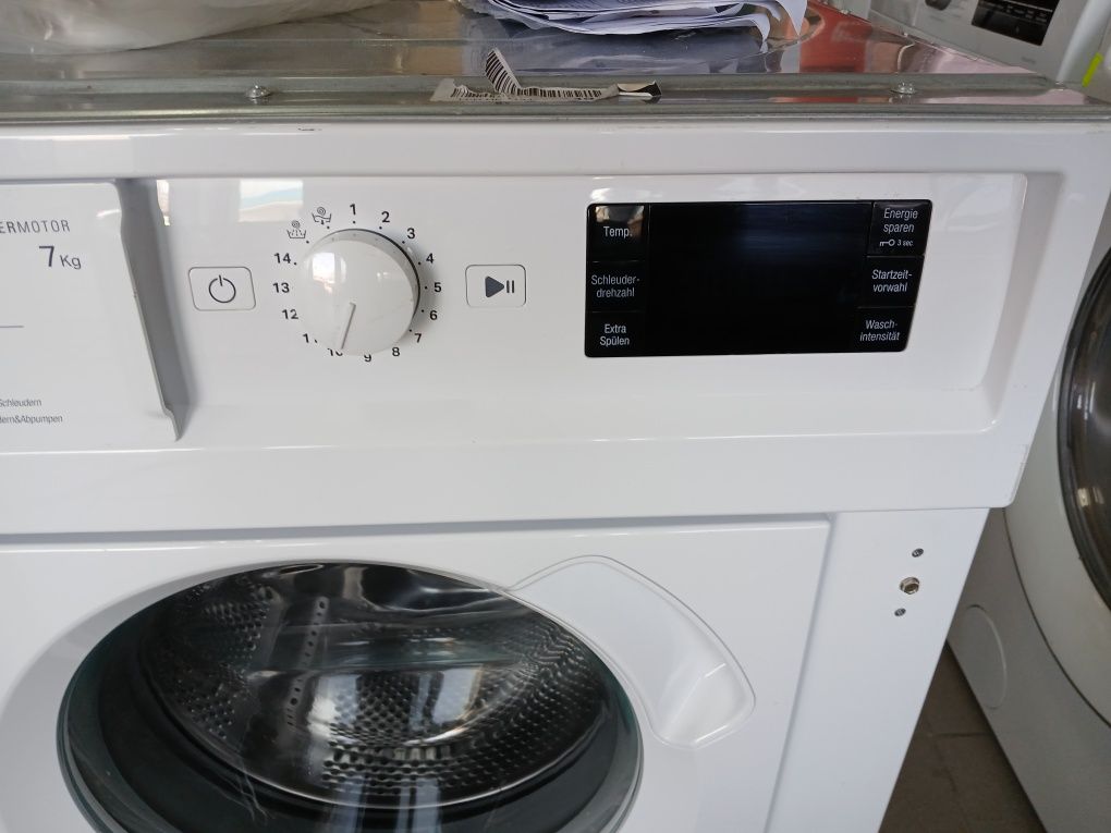 Встраиваемая стиральная машина Bauknecht BI WMBG 71483E DE N, 7 кг