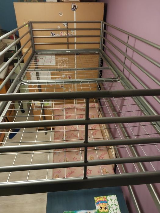 Łóżko piętrowe antresola Ikea Svarta z blatem