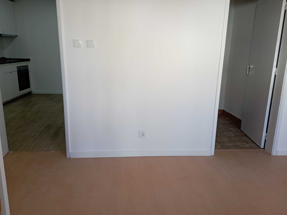 Arrenda-se andar de moradia  T2+1