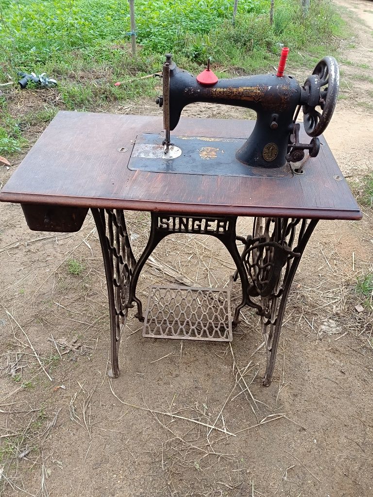 Máquina costura Singer