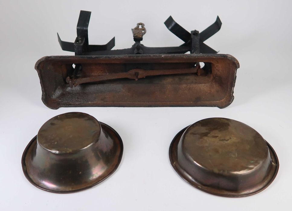 Balança antiga de 2 pratos 500 grs