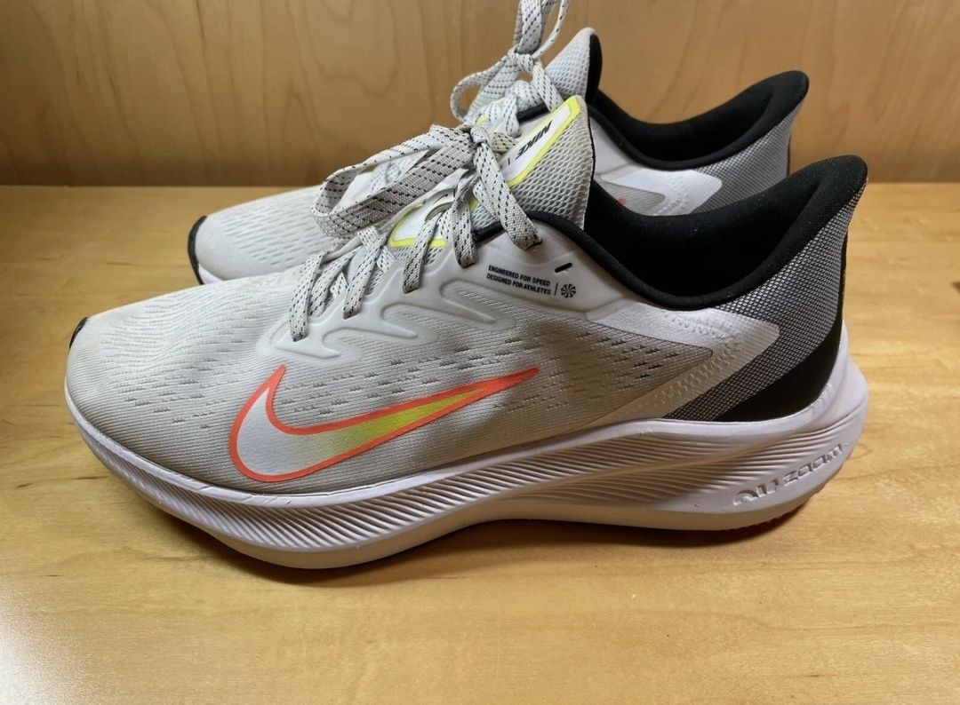 Кросівки жіночі Nike Air Zoom Winflo 7