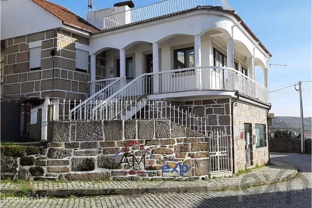 Moradia no Douro, Alijó