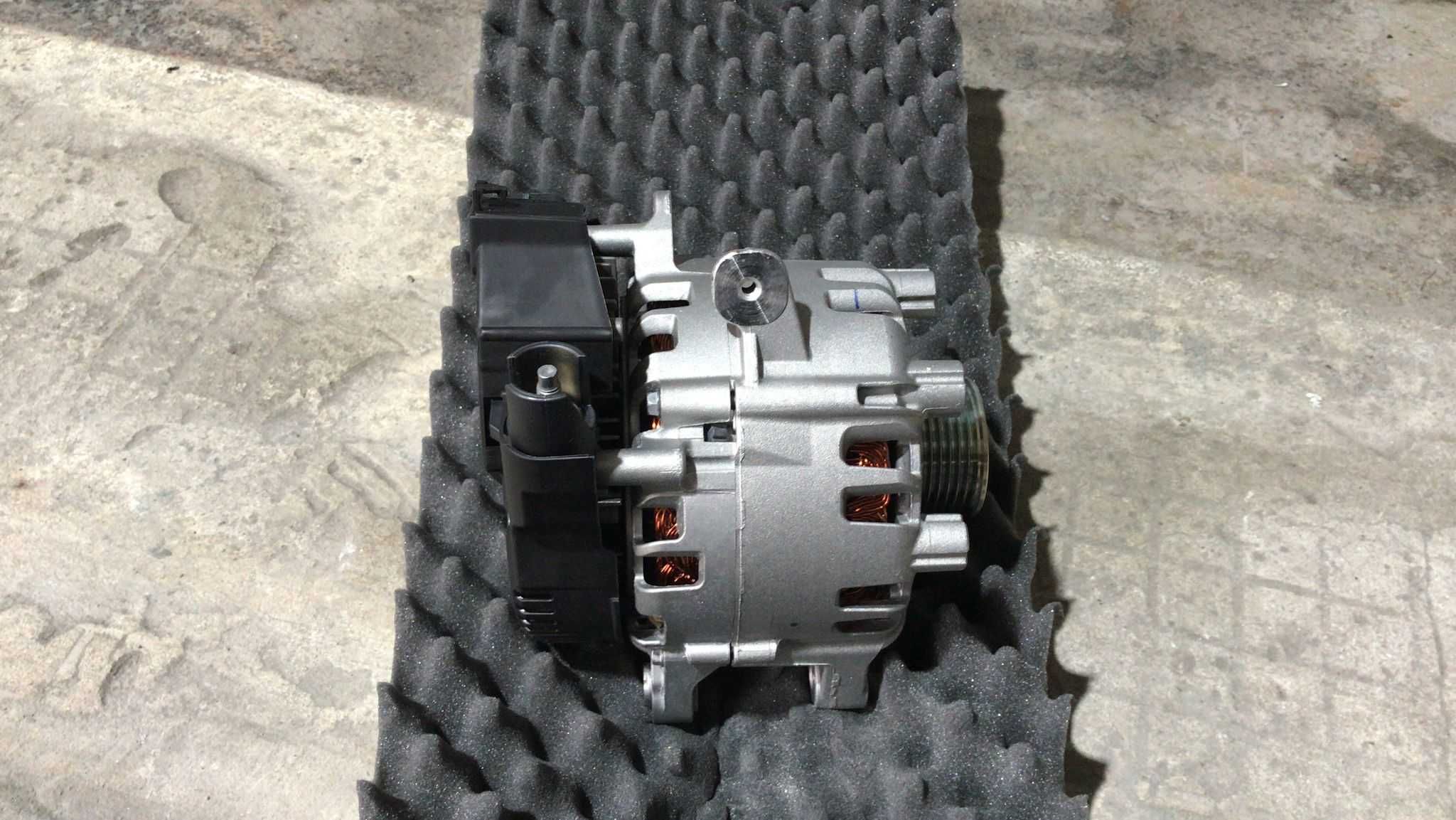 Alternador  Peugeot 3008 / C5 1.6  ELHYBRID