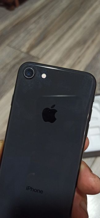 iPhone 8.Хороший стан