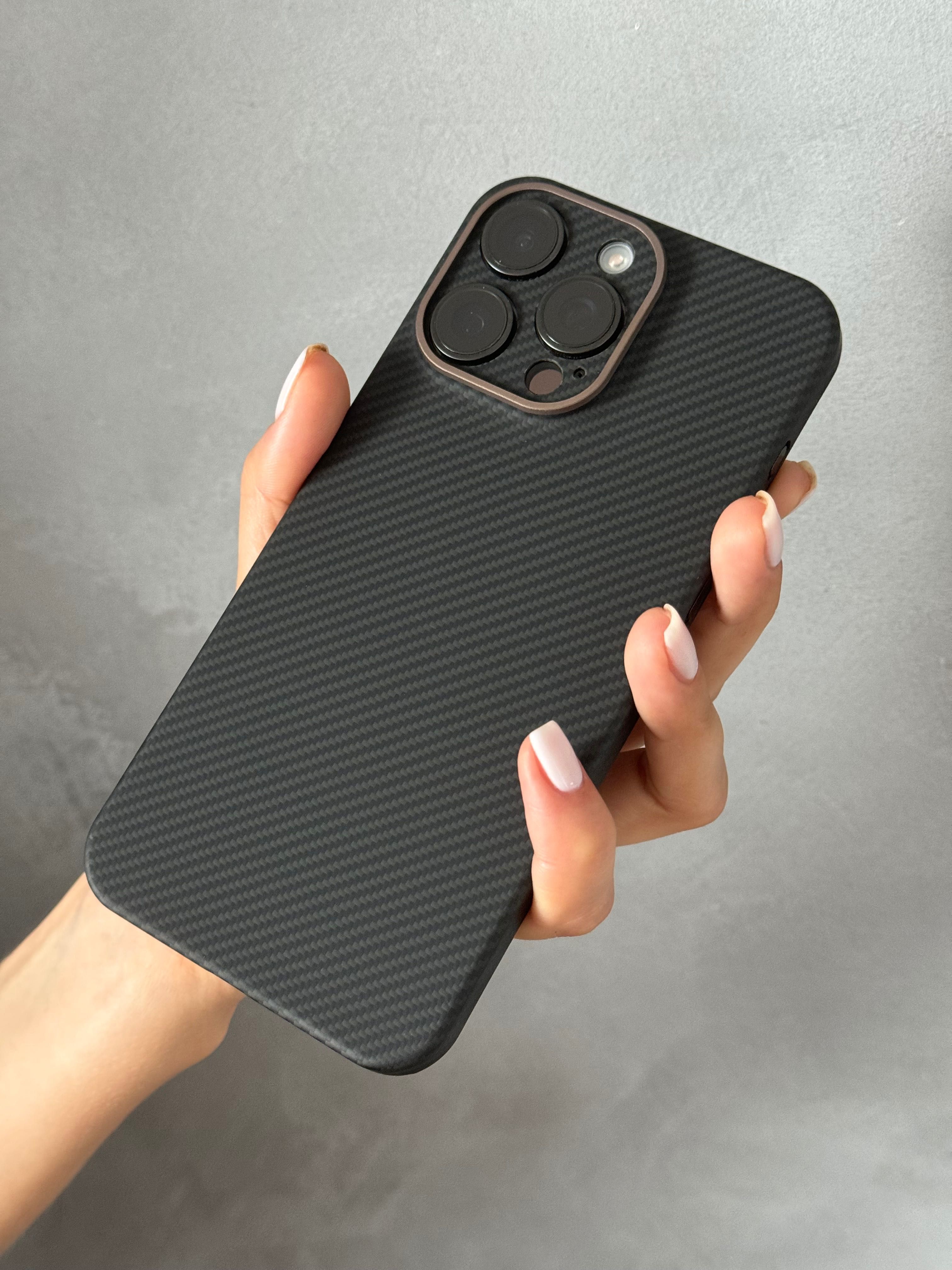 Карбоновый чехол с защитой камер iPhone 15 Pro Max