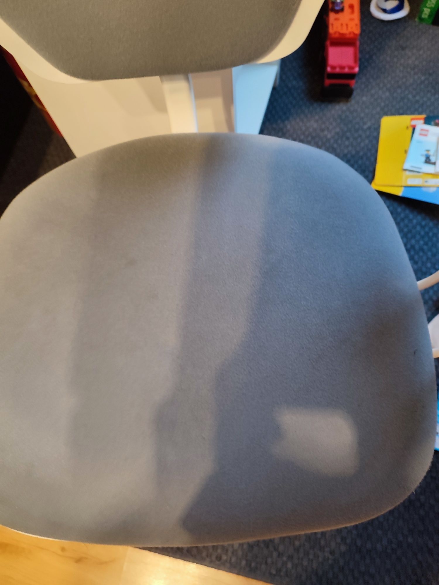 Krzesło obrotowe do biurka dla dziecka Agata meble szare