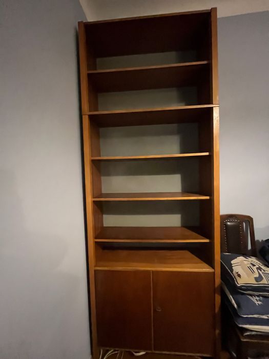 Regal na ksiazki vintage z litego drewna z szafka z lat 70-tych PRL