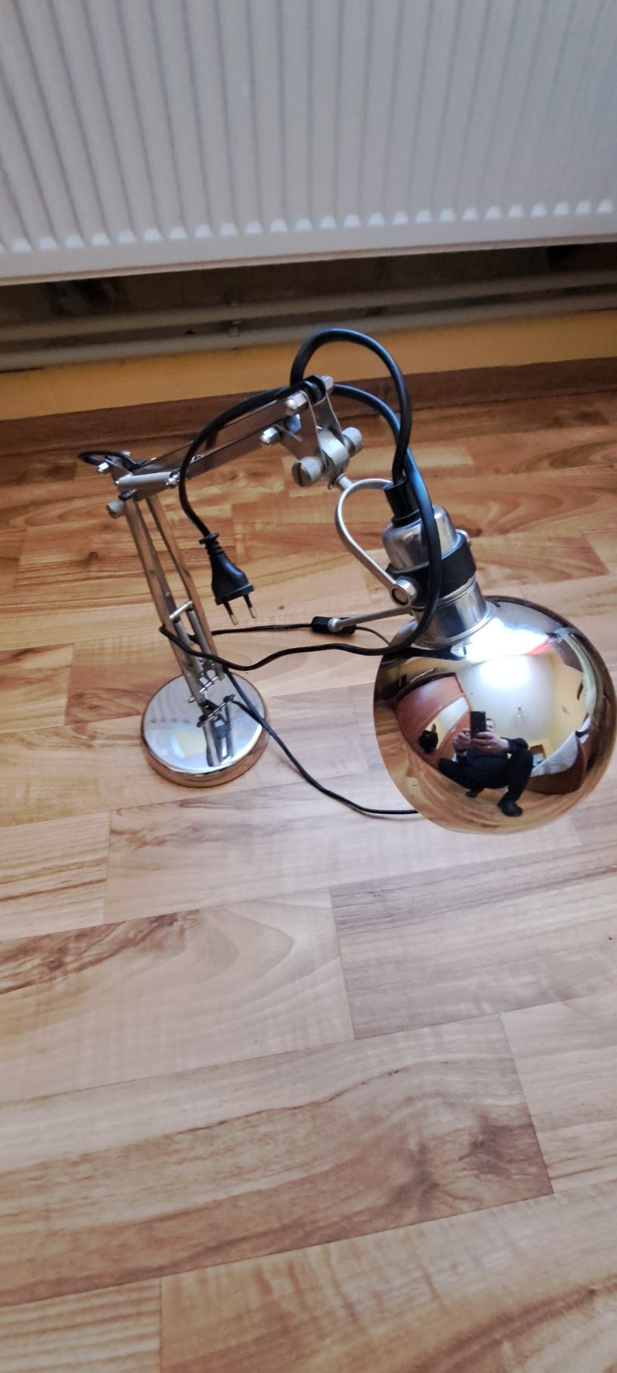 Lampka na biurko.