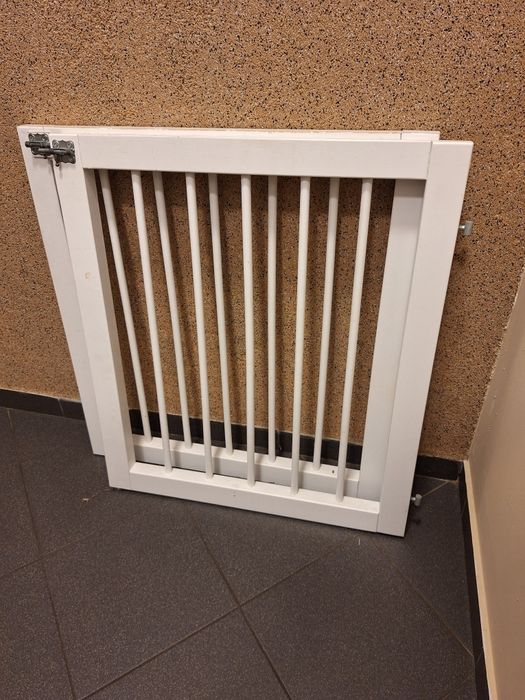 Bramka zabezpieczajaca schody