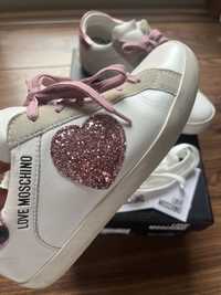 Tenis Love Moschino