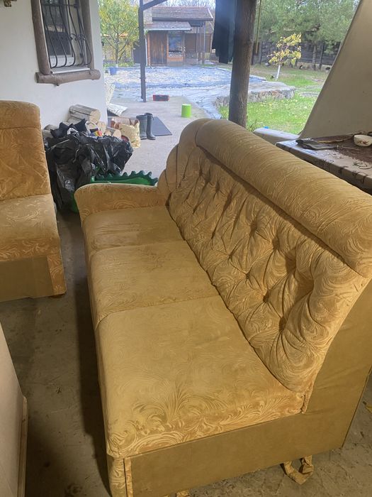 Диван угловой продам