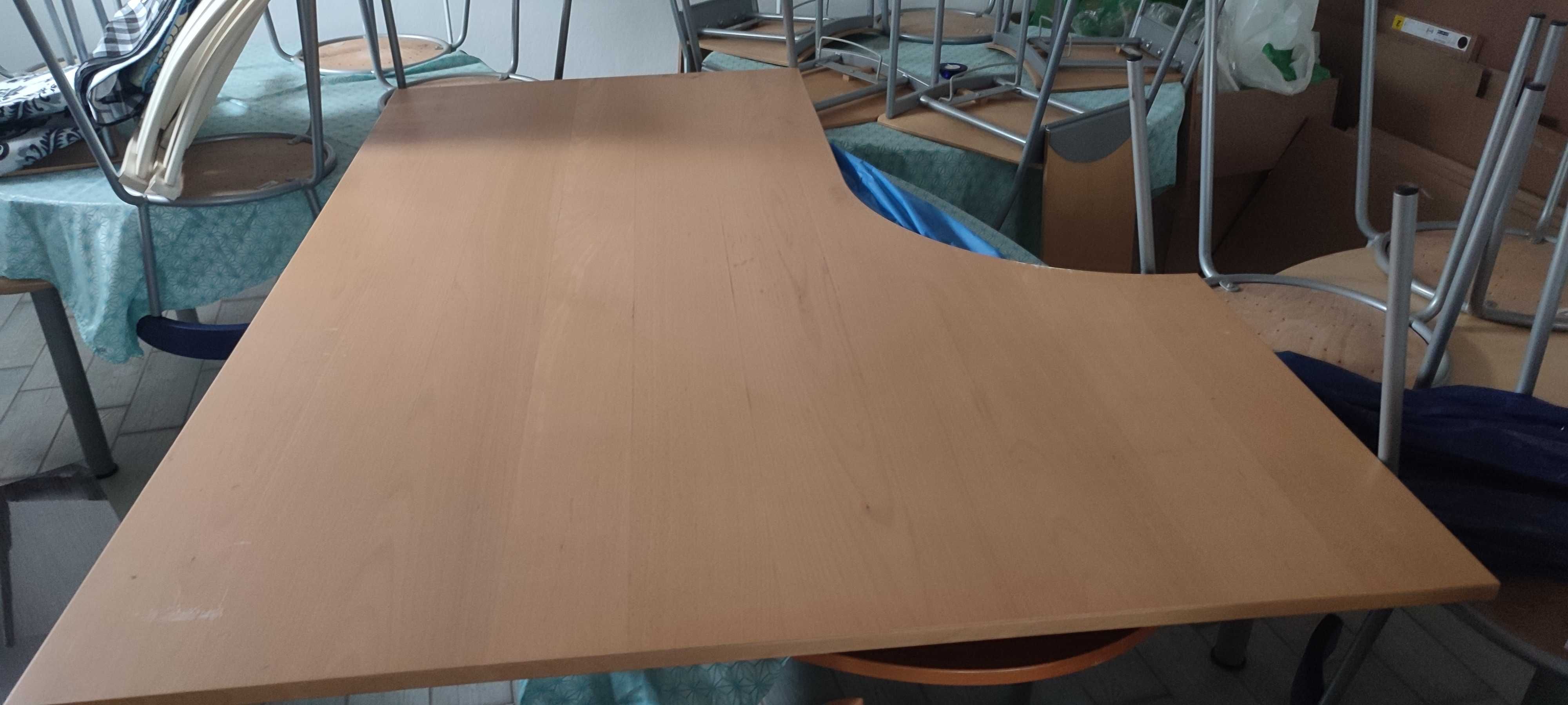 Sprzedam solidne biurko z metalowymi nogami firmy IKEA